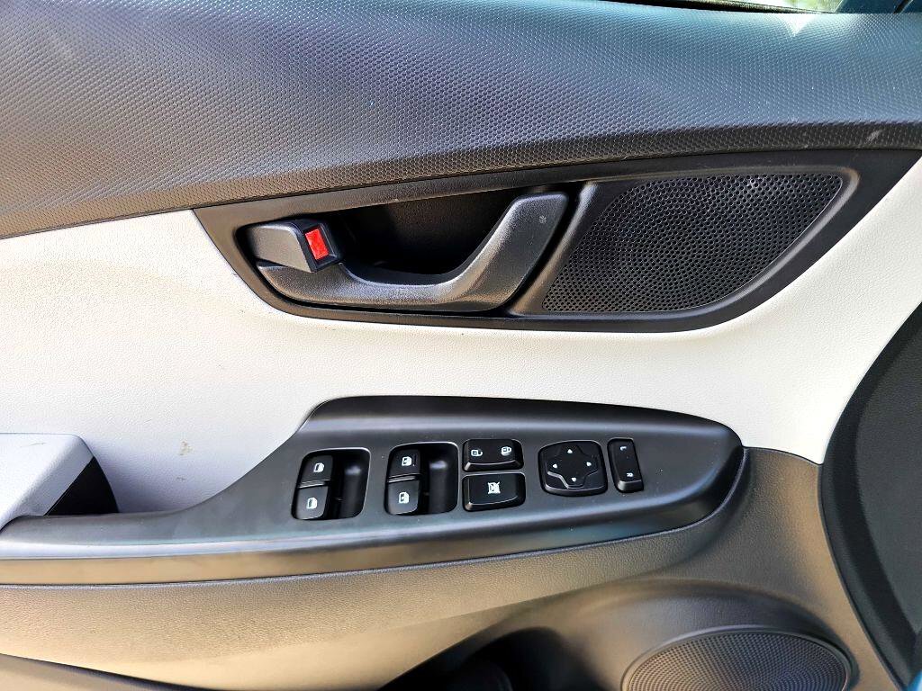 Used 2023 Hyundai Kona SEL image 20