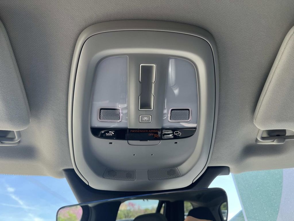 Used 2023 Volvo XC90 B6 Ultimate w/ Protection Package Premier image 38