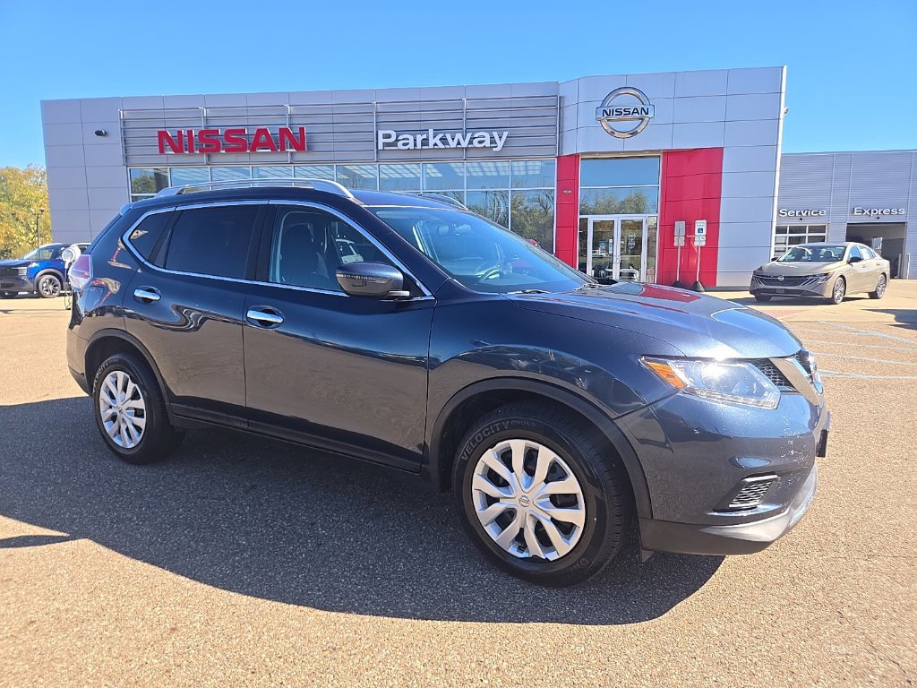 Used 2016 Nissan Rogue S w/ Appearance Package FWD image 1