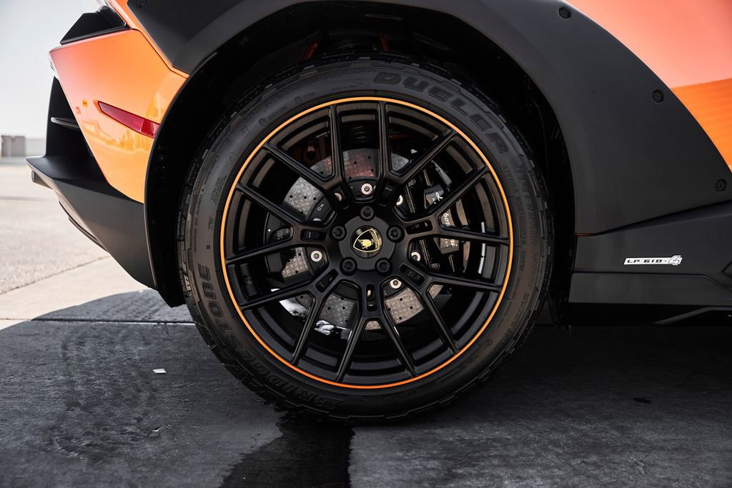 Used 2023 Lamborghini Huracan Sterrato image 32