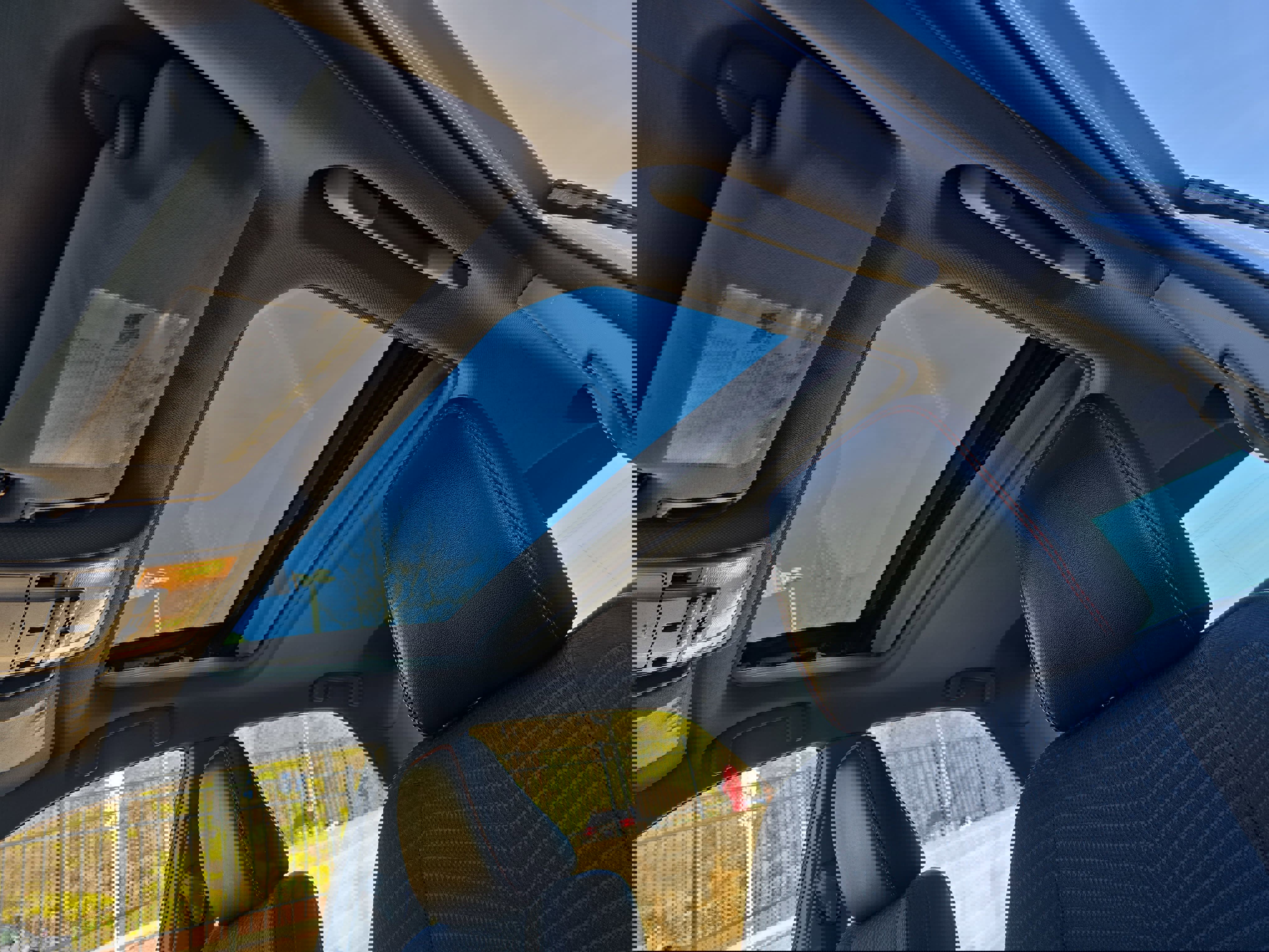 Used 2015 Toyota Camry SE w/ Moonroof Package image 29