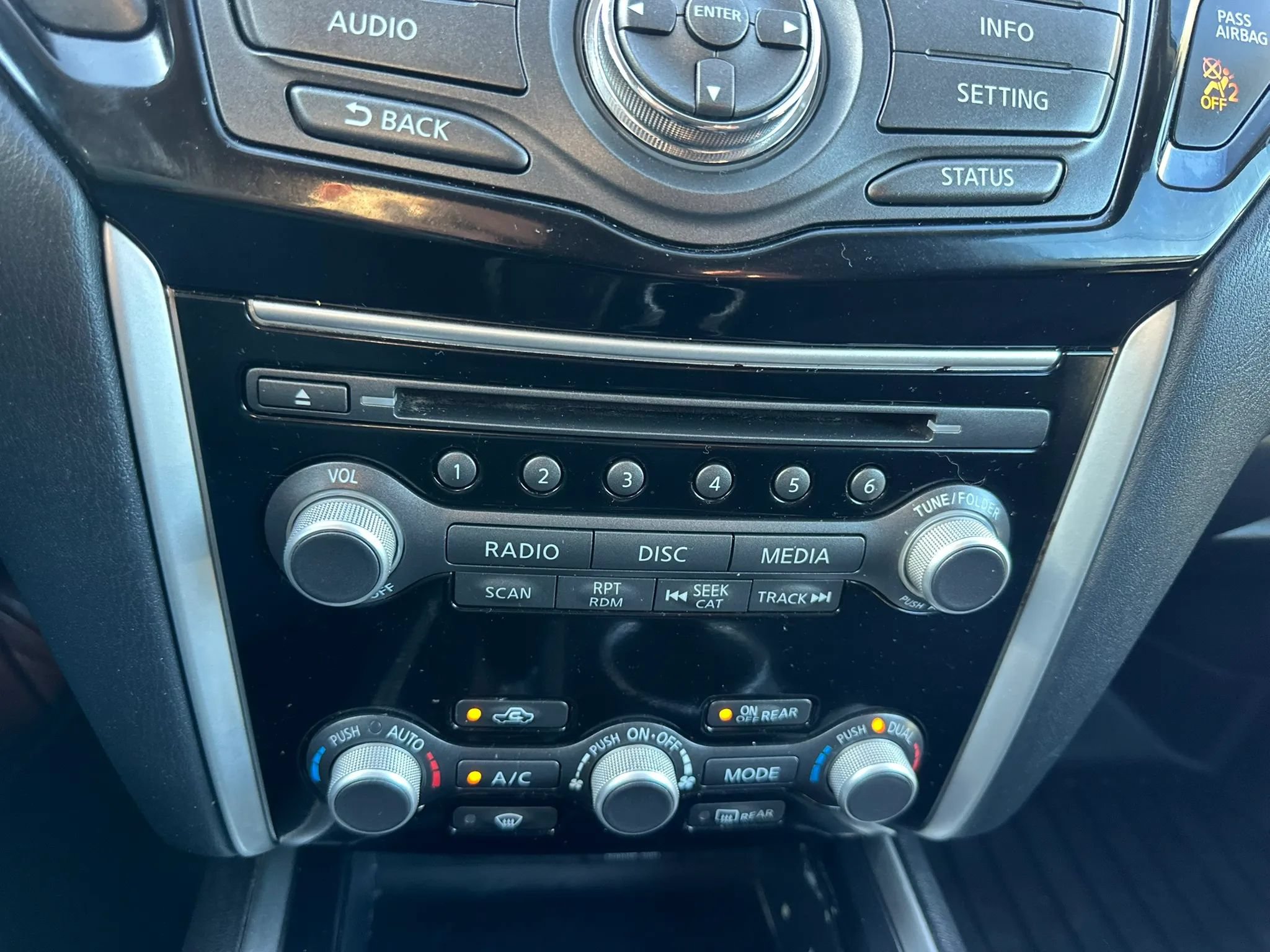 Used 2018 Nissan Pathfinder SV AWD/4WD image 28
