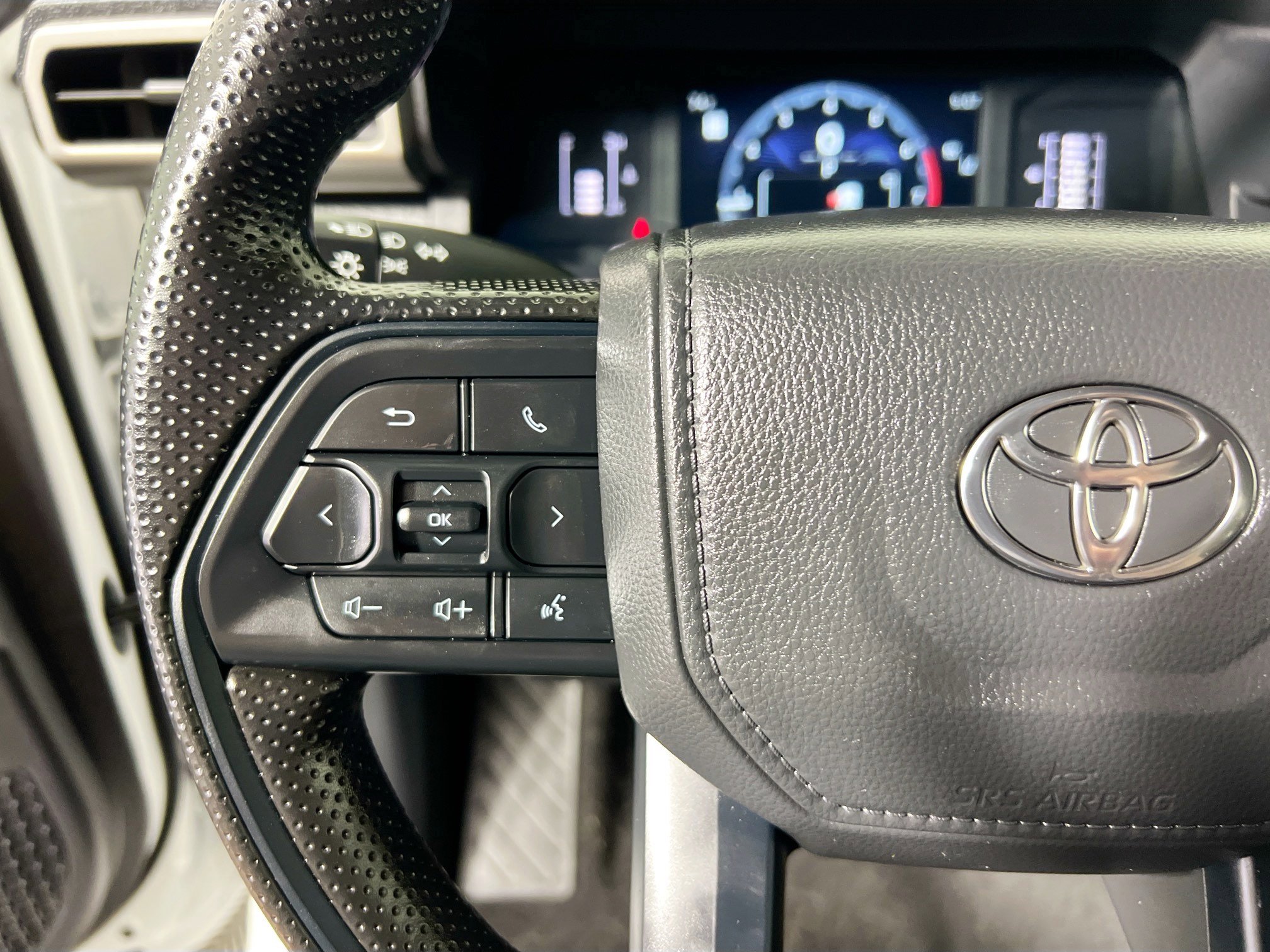 Used 2024 Toyota Tacoma SR w/ Towing Package AWD/4WD image 12