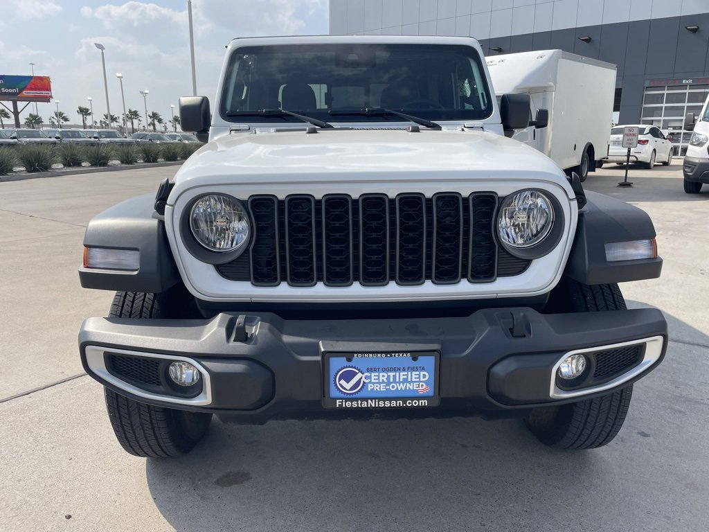 Used 2025 Jeep Gladiator Sport image 6
