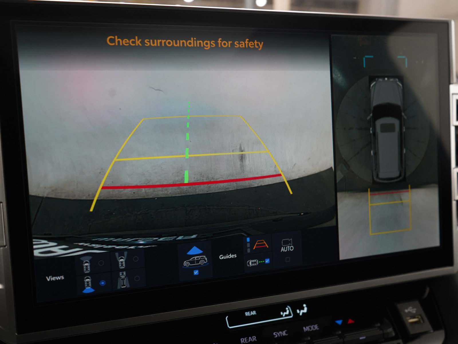 Used 2025 Toyota Sequoia Platinum AWD/4WD image 37