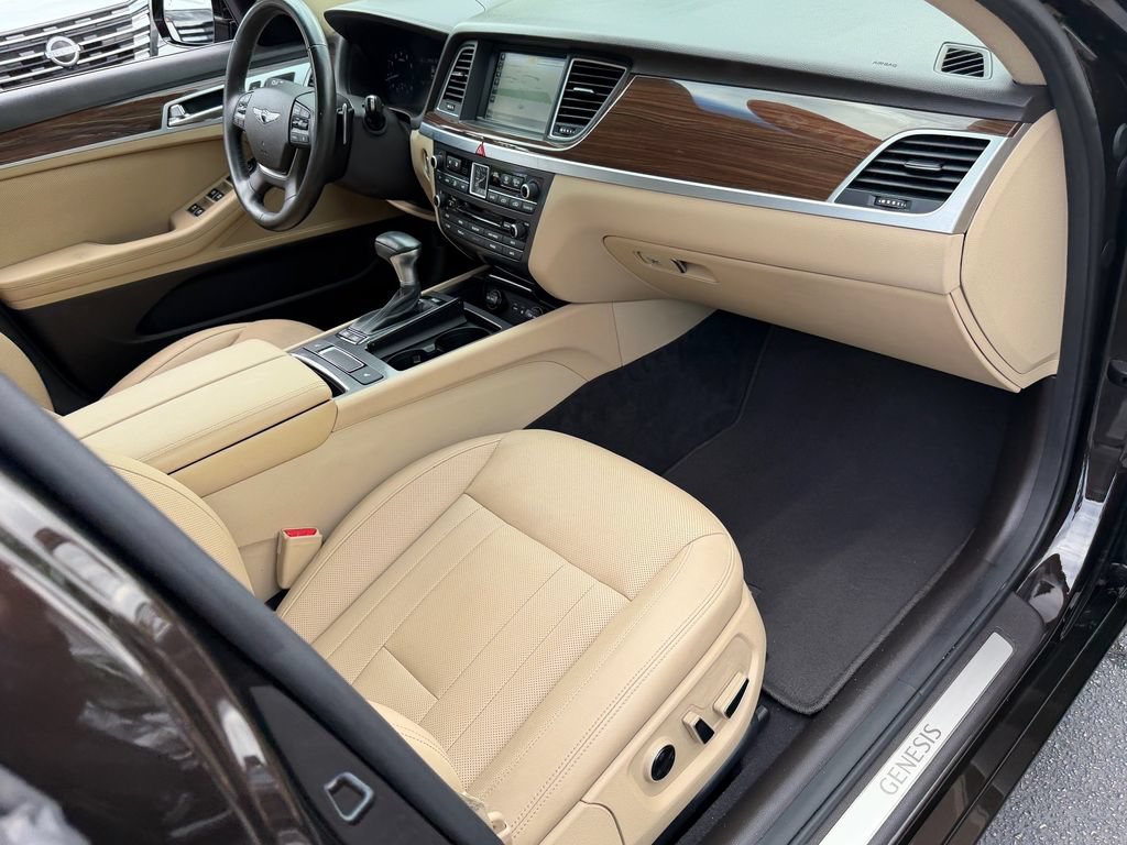 Used 2018 Genesis G80 3.8 RWD image 18