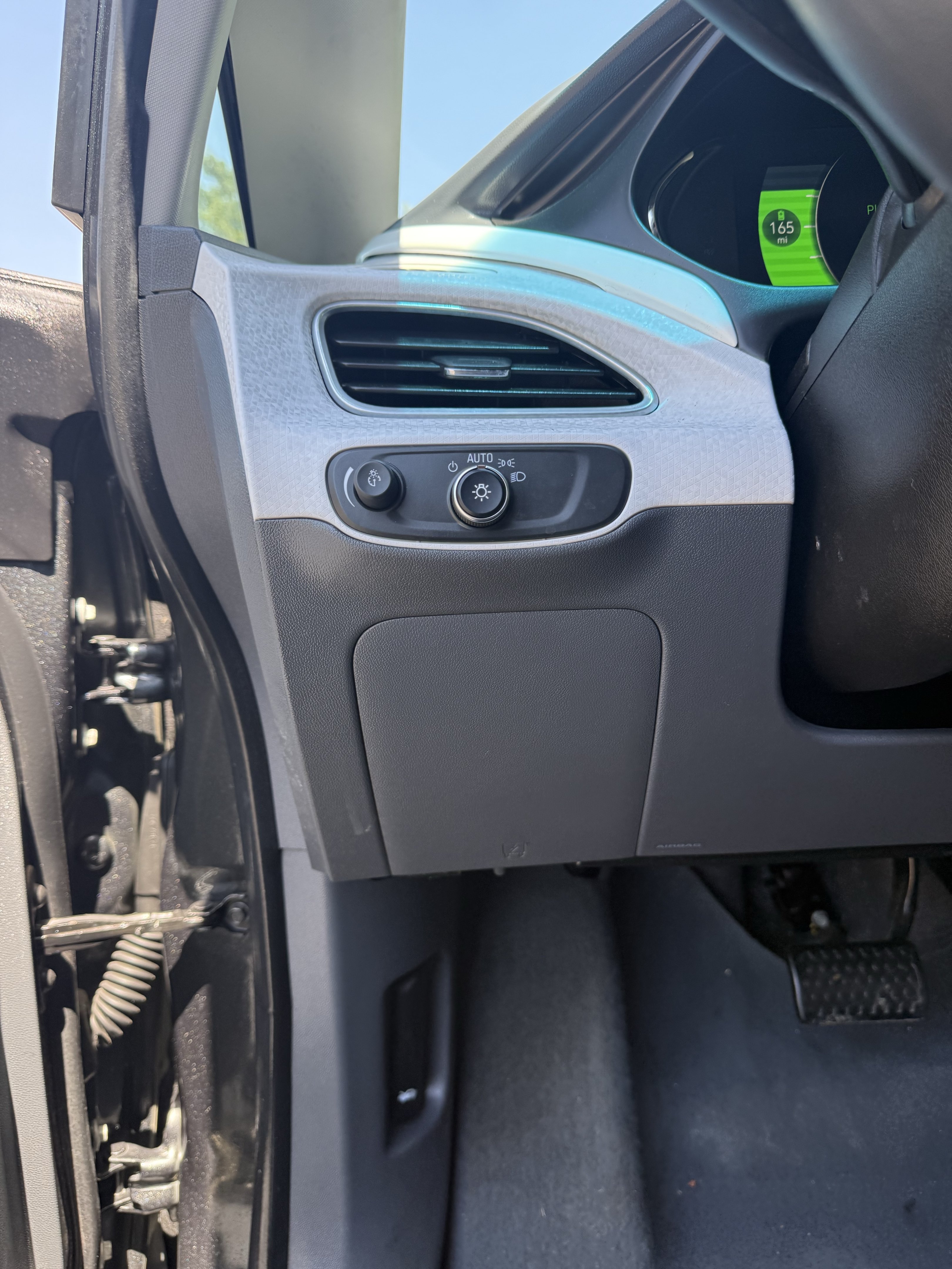 Used 2019 Chevrolet Bolt LT FWD image 17