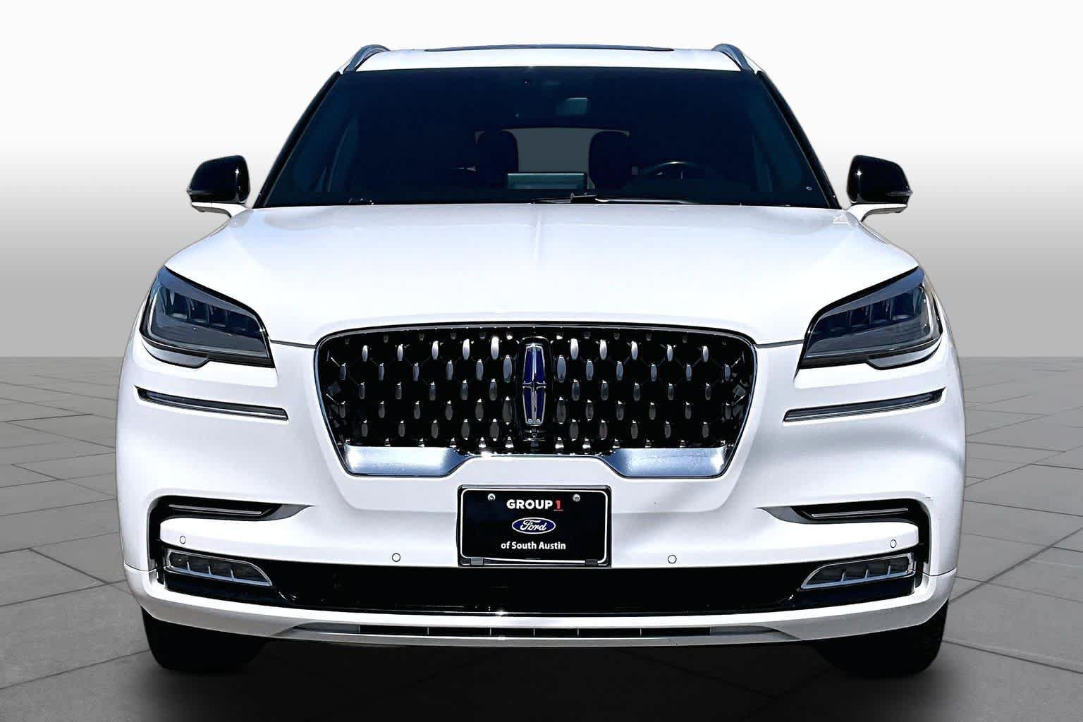 Used 2020 Lincoln Aviator Grand Touring w/ Elements Package Plus AWD/4WD image 4