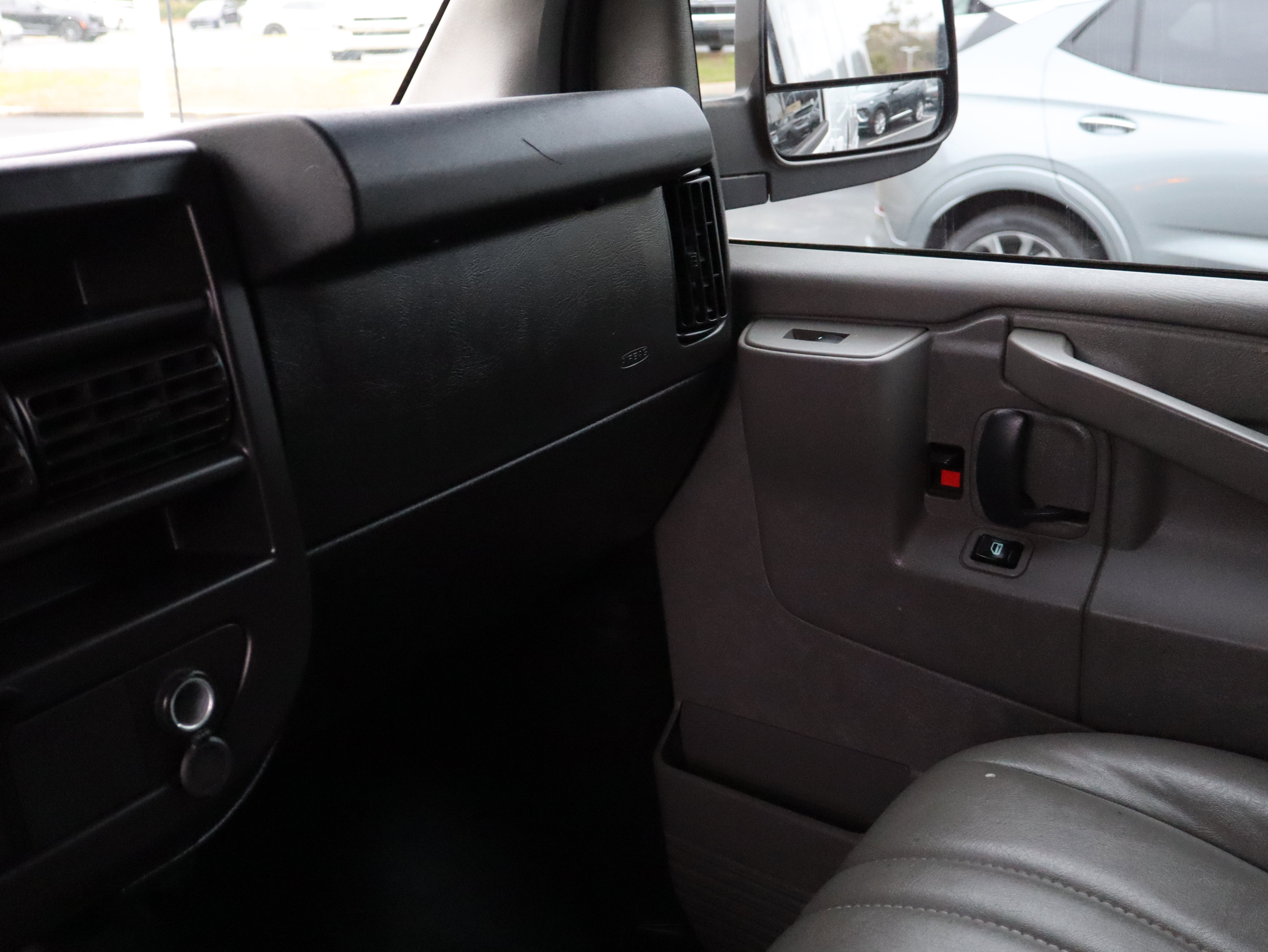 Used 2021 Chevrolet Express 2500 Extended w/ Driver Convenience Package image 29