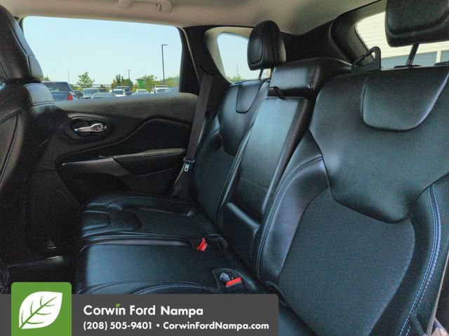 Used 2020 Jeep Cherokee Latitude Plus w/ Cold Weather Group AWD/4WD image 26