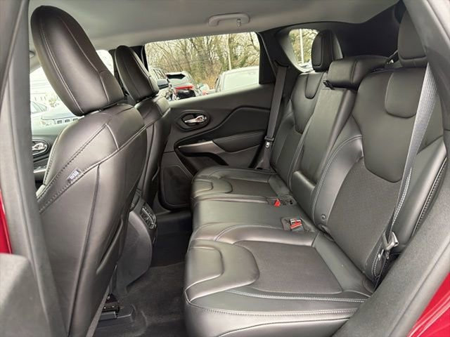 Used 2019 Jeep Cherokee Latitude Plus w/ Cold Weather Group image 17