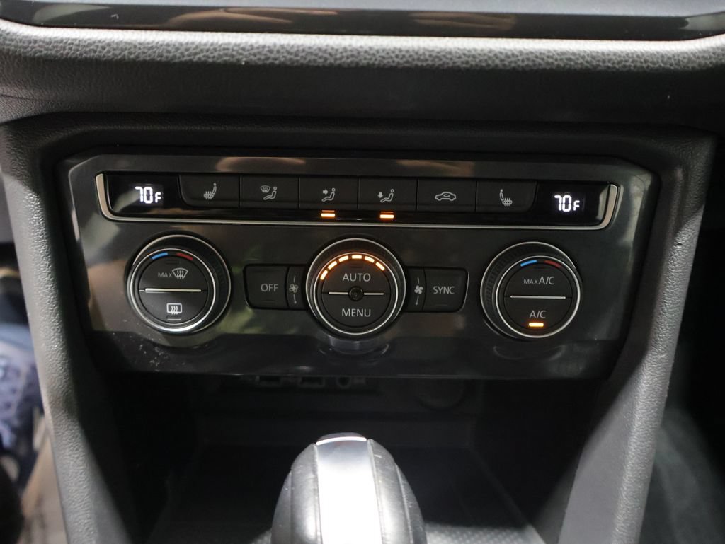 Used 2020 Volkswagen Tiguan SE AWD/4WD image 29
