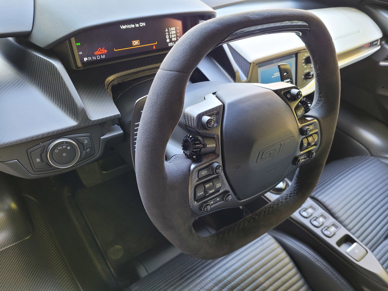Used 2021 Ford GT image 22
