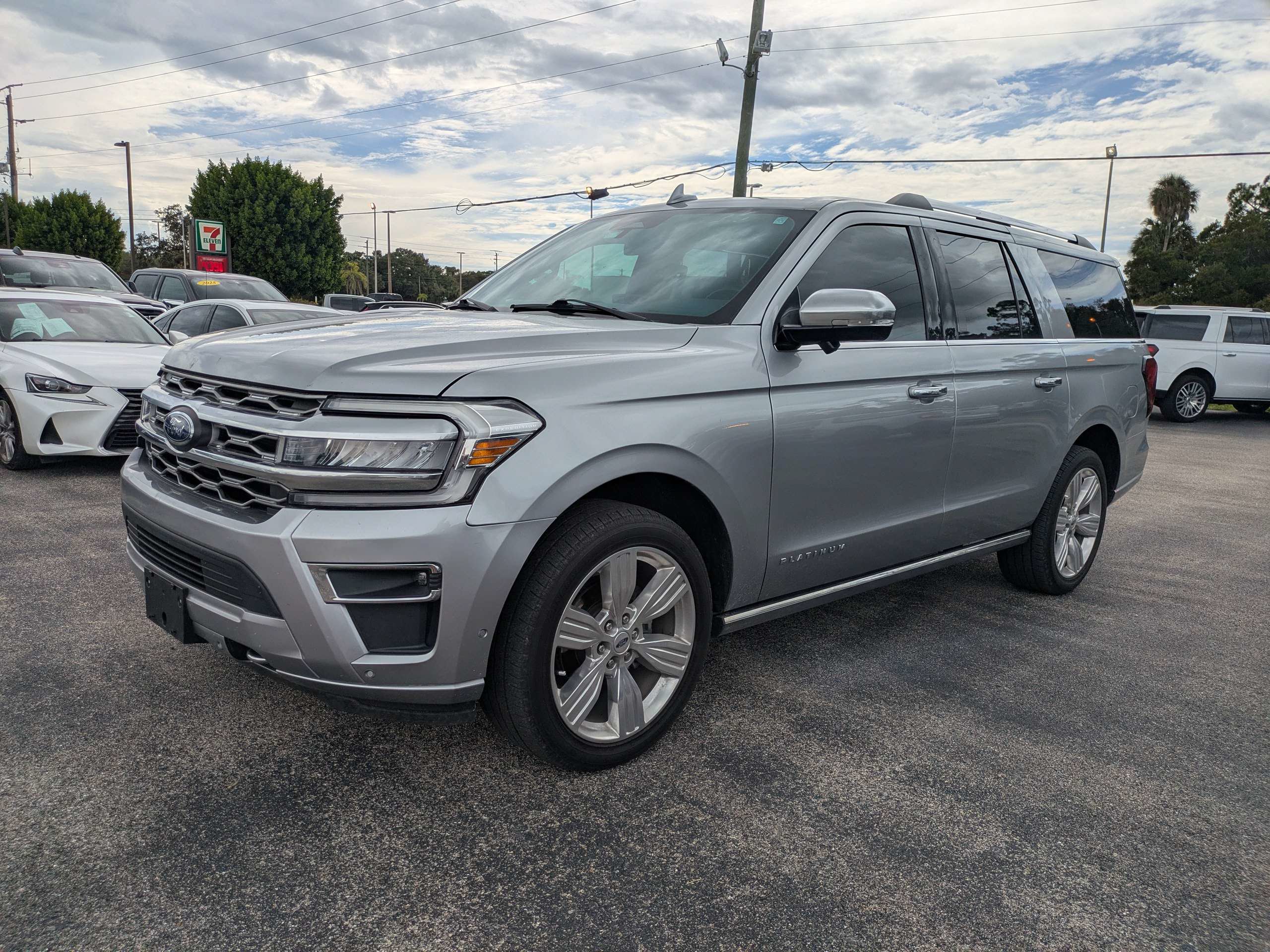 Used 2024 Ford Expedition Max Platinum AWD/4WD image 8