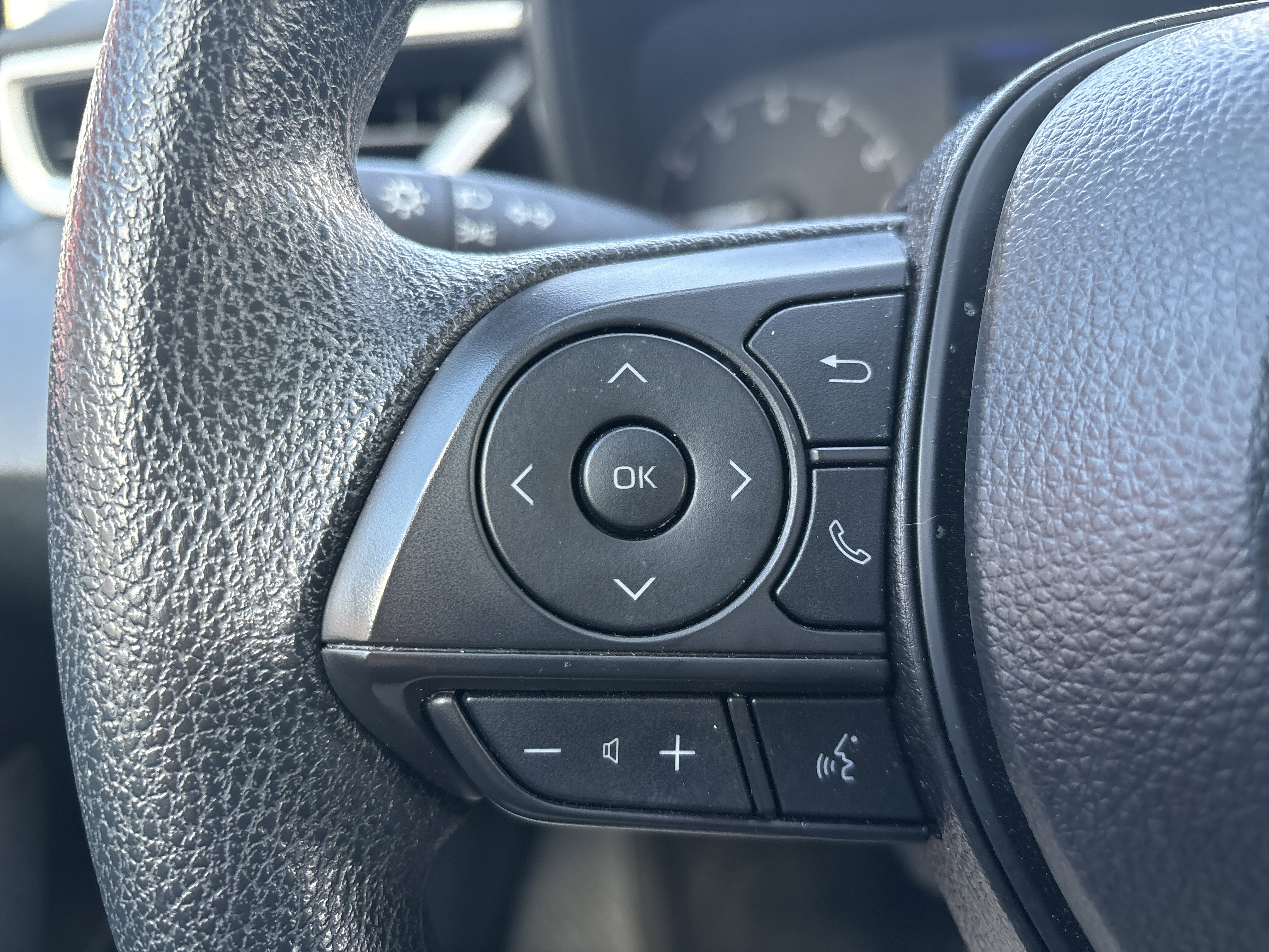 Used 2025 Toyota Corolla LE image 19