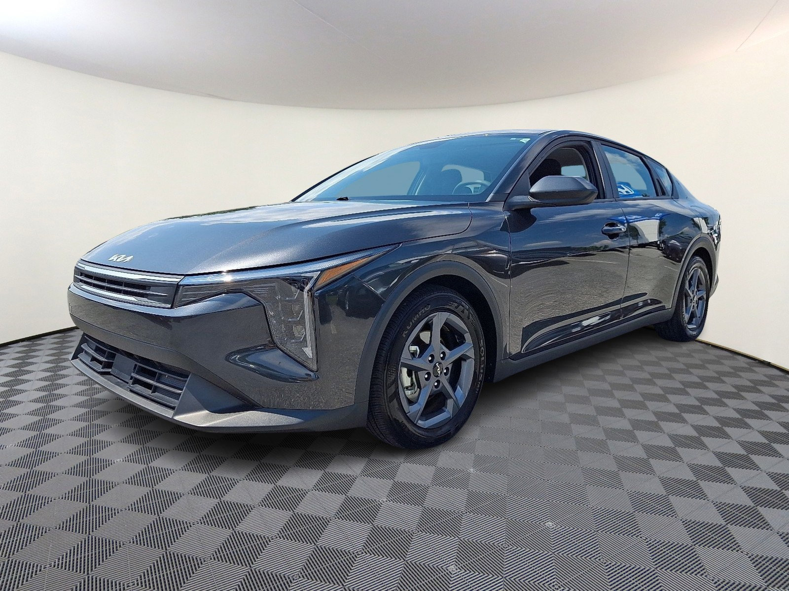 Certified 2025 Kia K4 FWD image 3