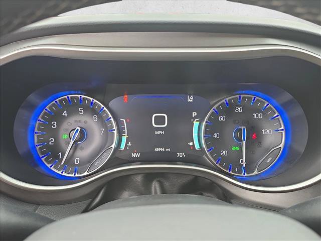 Used 2023 Chrysler Pacifica Touring-L FWD image 11