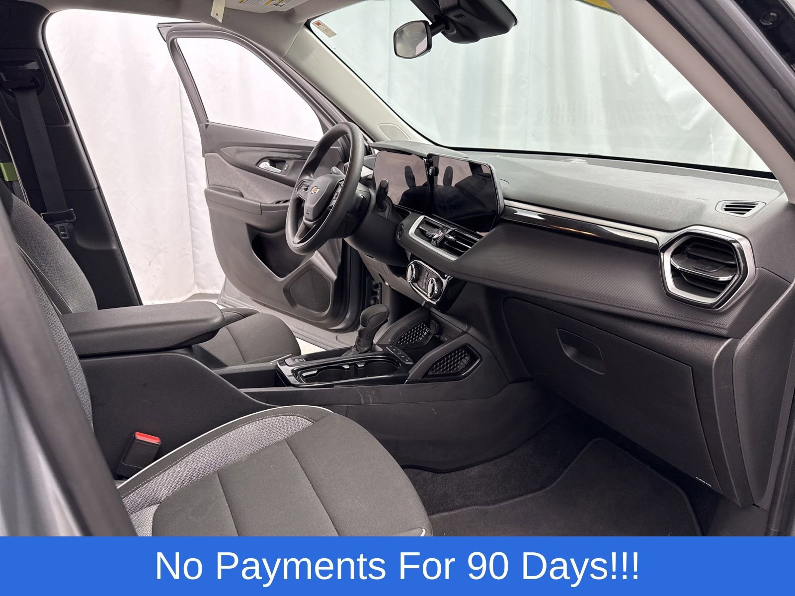 Used 2025 Chevrolet TrailBlazer LT AWD/4WD image 28