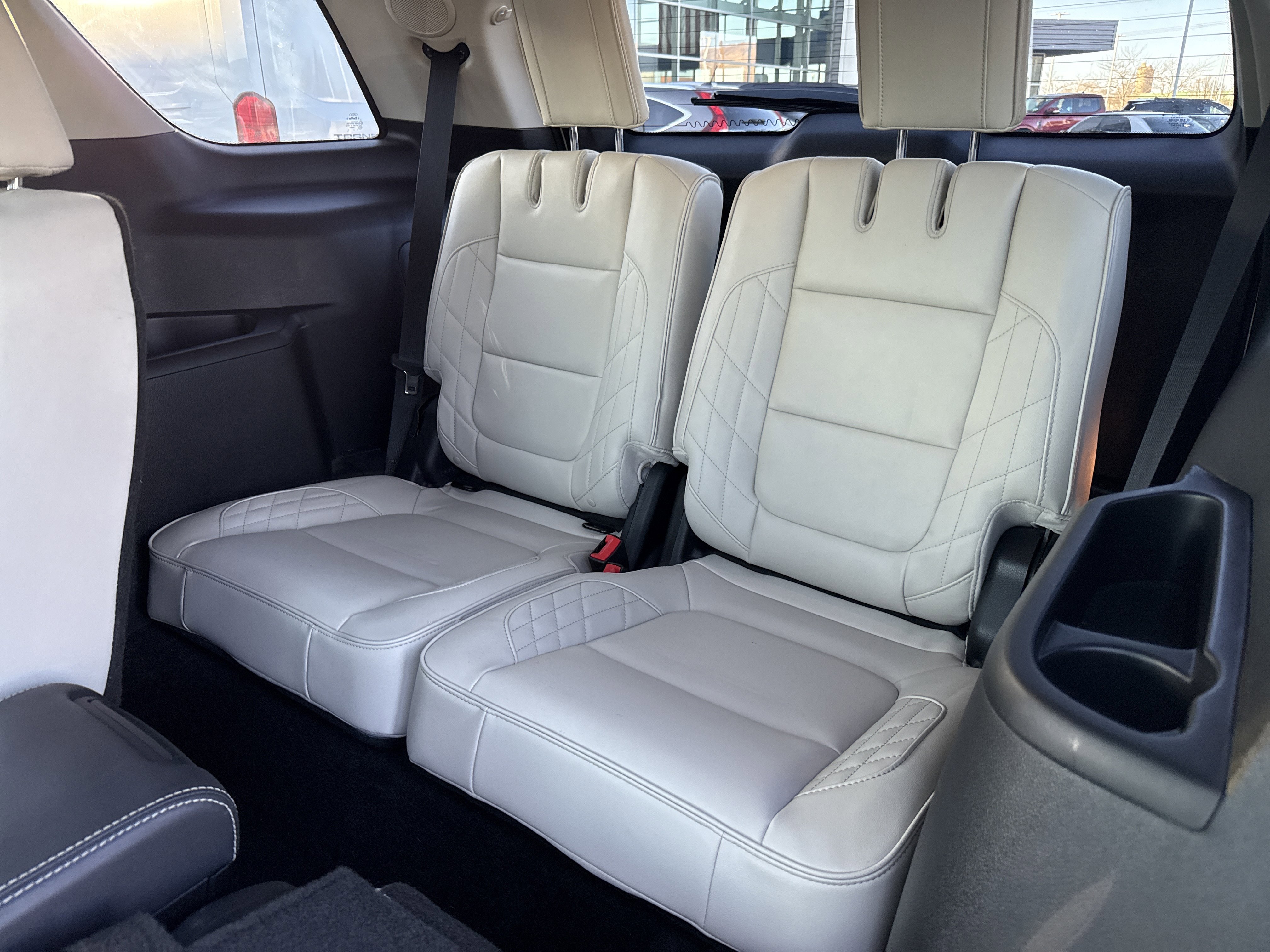 Used 2016 Ford Explorer Platinum image 29