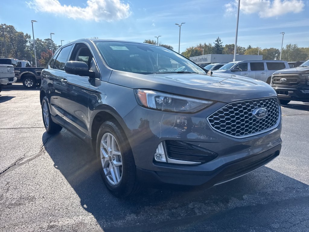 Used 2024 Ford Edge SEL w/ Convenience Package AWD/4WD image 4