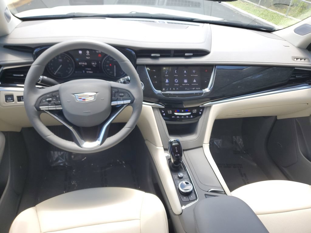 Certified 2024 Cadillac XT6 Premium Luxury w/ Technology Package FWD image 15