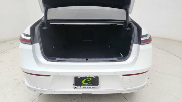 Used 2023 BMW i7 xDrive60 w/ Executive Package 2 image 14