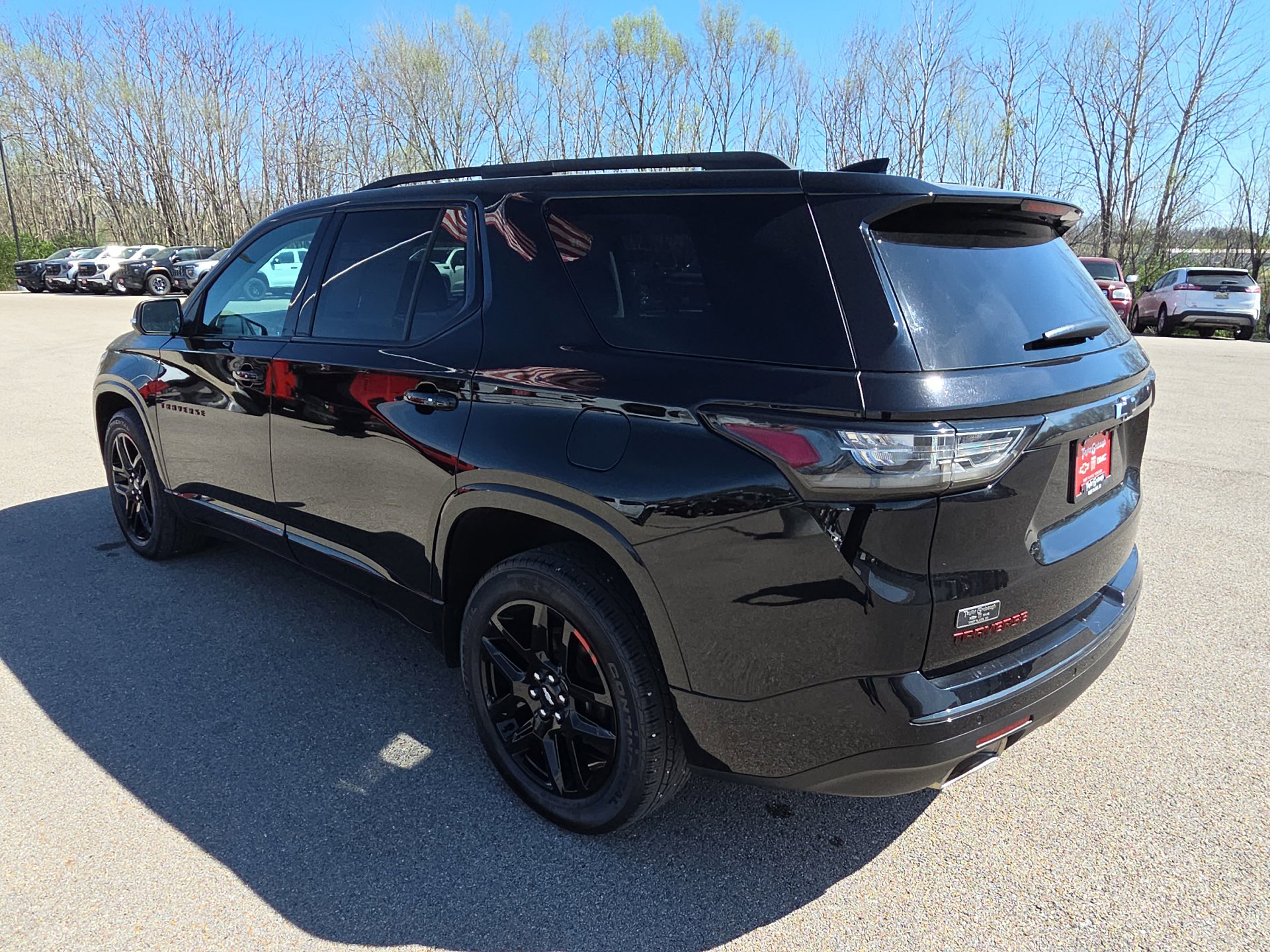 Used 2021 Chevrolet Traverse Premier w/ Redline Edition image 6