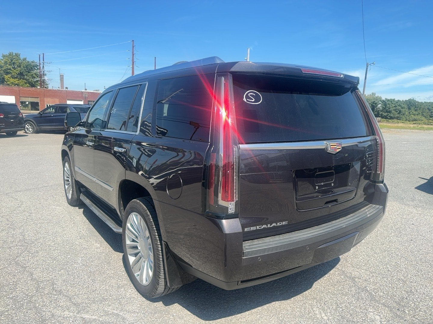 Used 2016 Cadillac Escalade Luxury AWD/4WD image 5