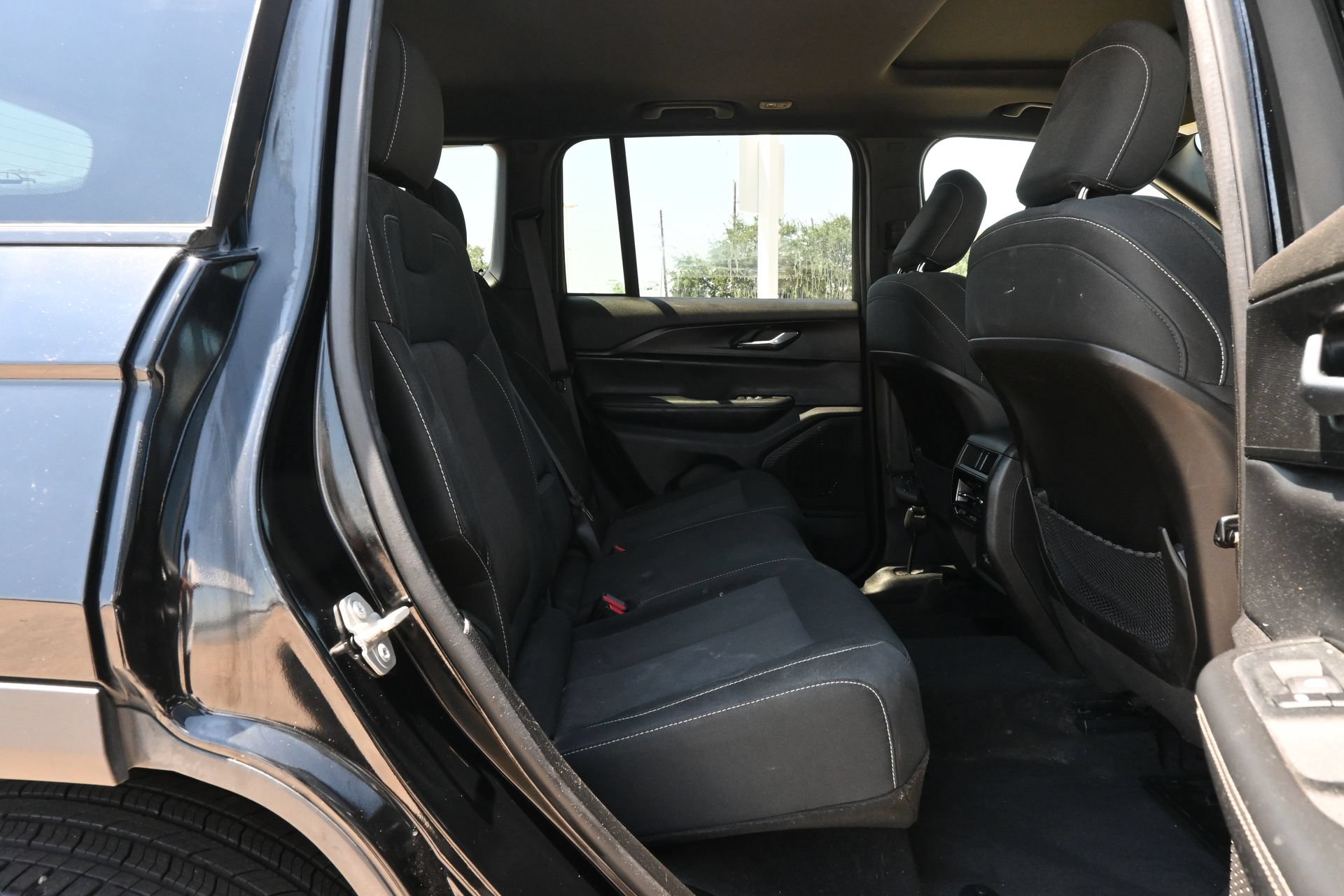 Used 2024 Jeep Grand Cherokee Laredo X RWD image 22