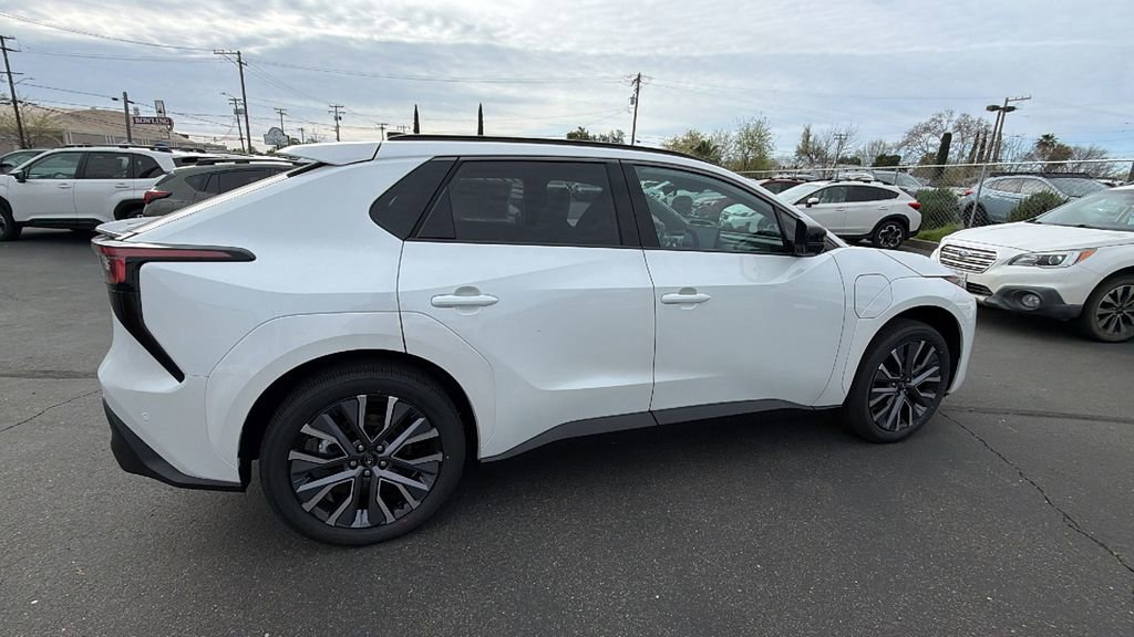 New 2026 Subaru Solterra image 3