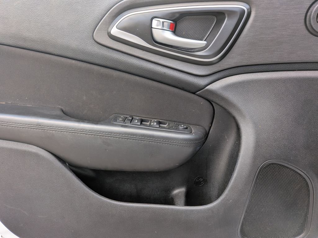 Used 2016 Chrysler 200 Limited FWD image 7