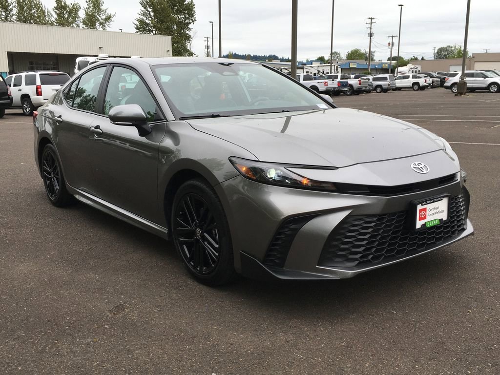 Used 2025 Toyota Camry SE AWD/4WD image 10