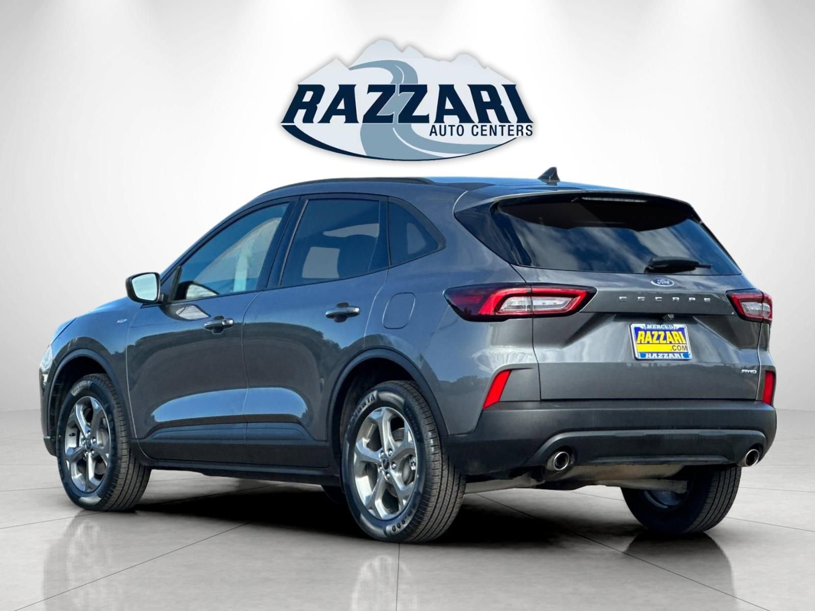 Used 2025 Ford Escape ST-Line Select AWD/4WD image 5