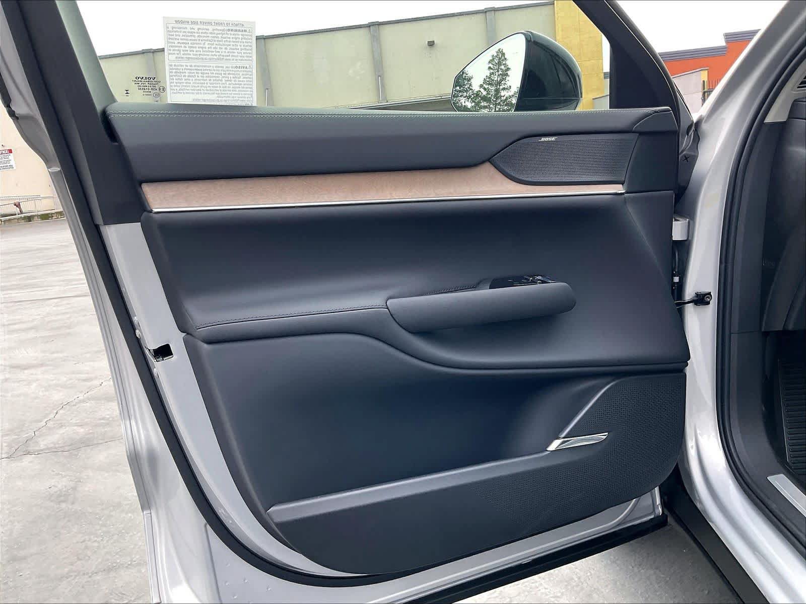 New 2025 Volvo EX90 Plus w/ Protection Package Premier AWD/4WD image 24