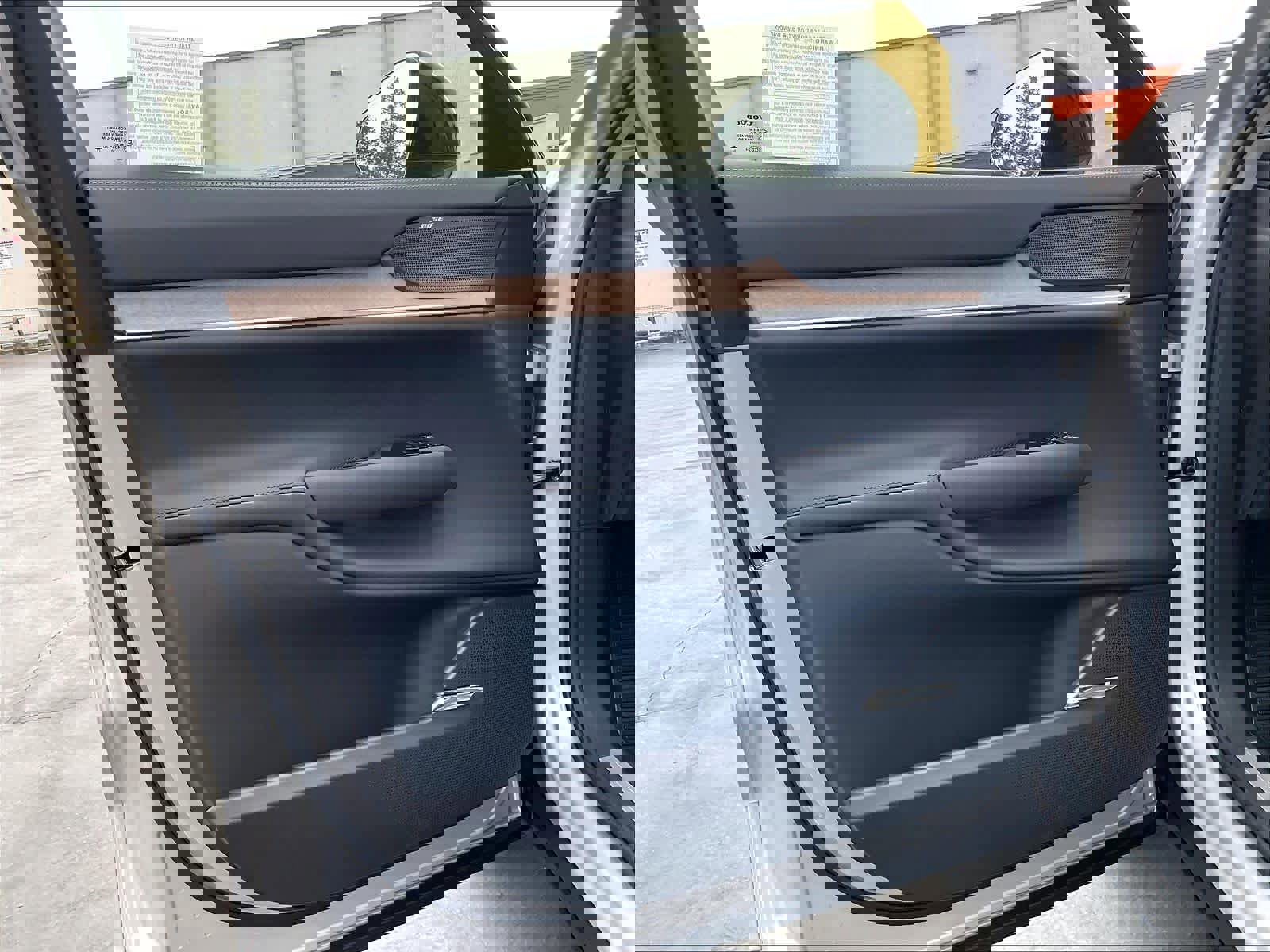 New 2025 Volvo EX90 Plus w/ Protection Package Premier image 24