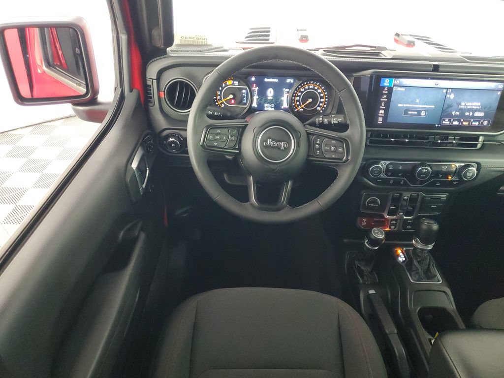 Used 2025 Jeep Wrangler Unlimited Rubicon w/ Convenience Group AWD/4WD image 15