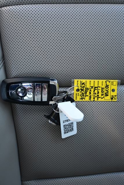 Used 2025 Lincoln Nautilus Premier image 28