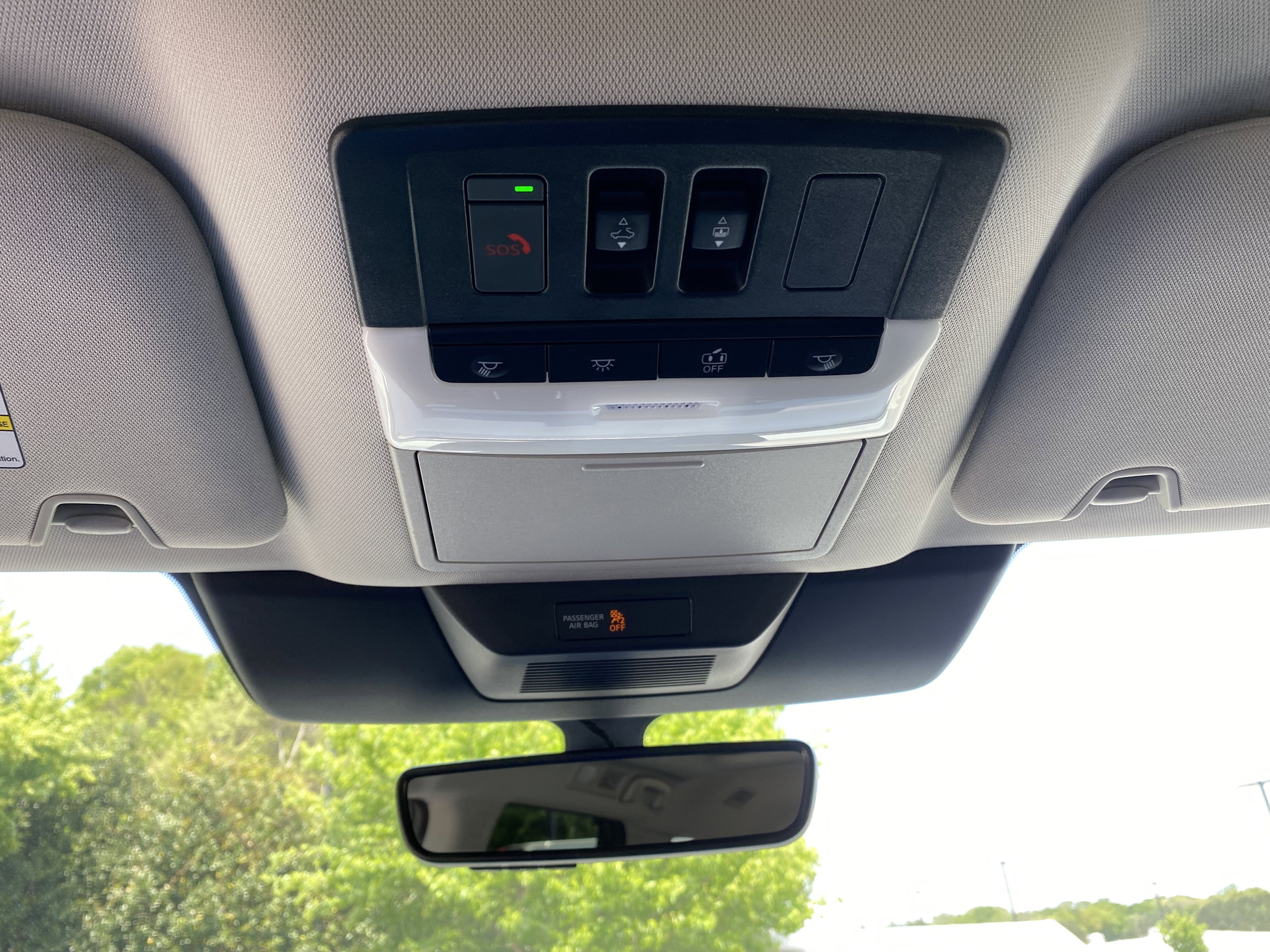 Used 2024 Nissan Pathfinder Platinum image 32