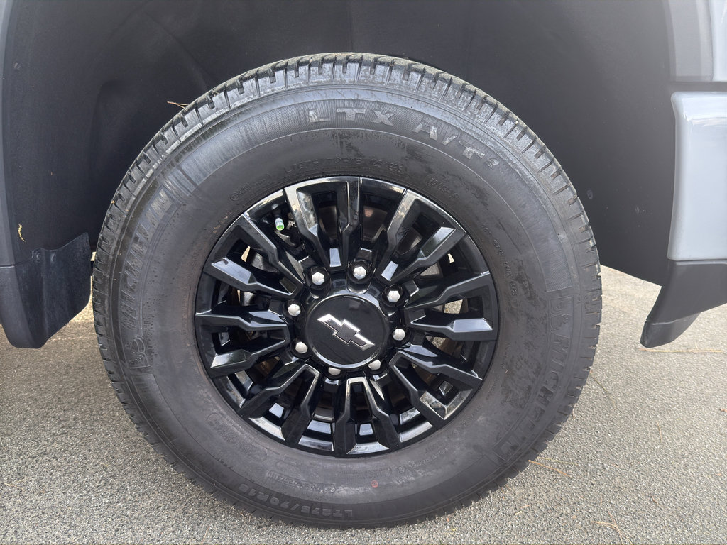 Used 2024 Chevrolet Silverado 2500 LTZ w/ LTZ Plus Package image 34
