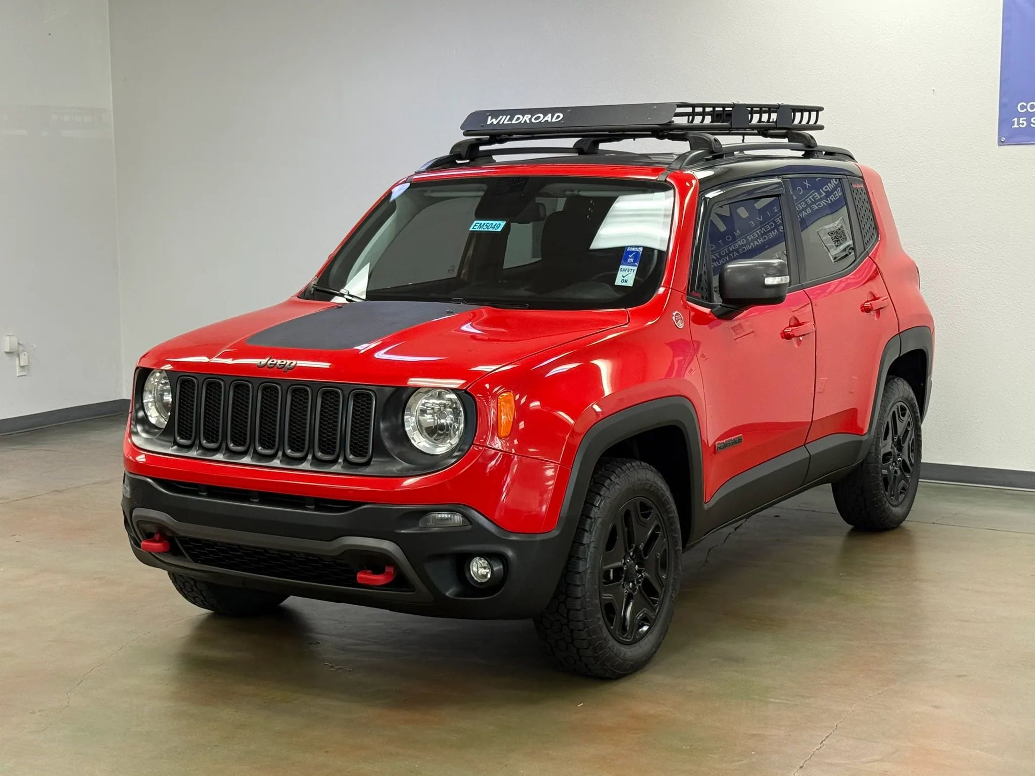 Used 2018 Jeep Renegade Trailhawk w/ UConnect 8.4 Nav Group image 4