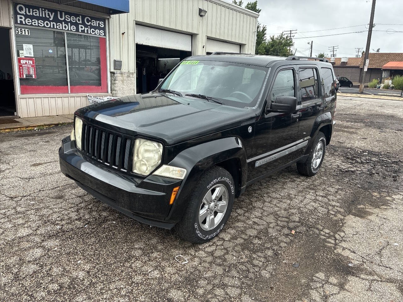Used 2012 Jeep Liberty Sport w/ Popular Equipment Group AWD/4WD image 2