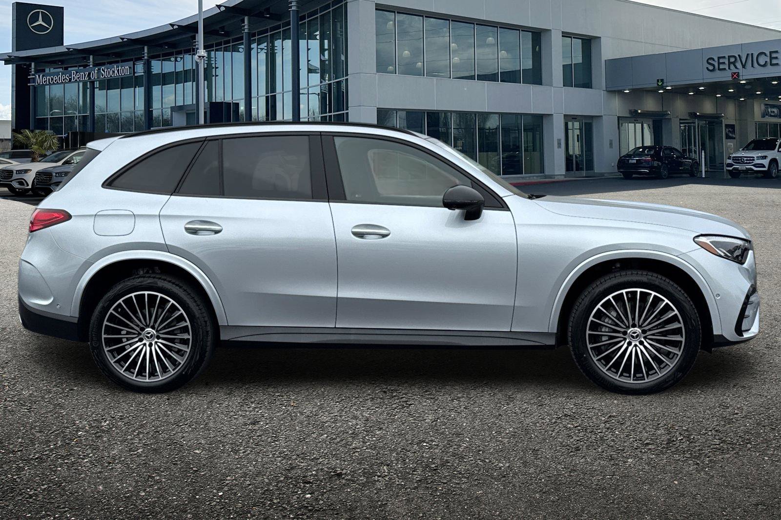 New 2026 Mercedes-Benz GLC 300 4MATIC image 3