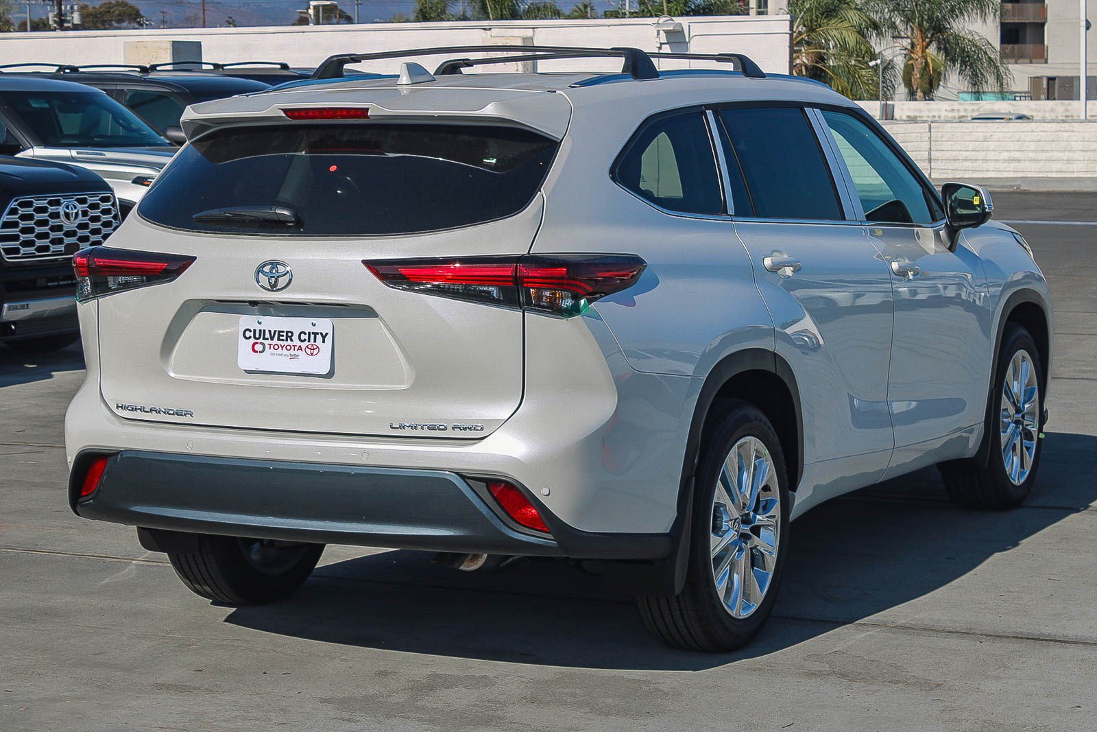 New 2026 Toyota Highlander Limited AWD/4WD image 9
