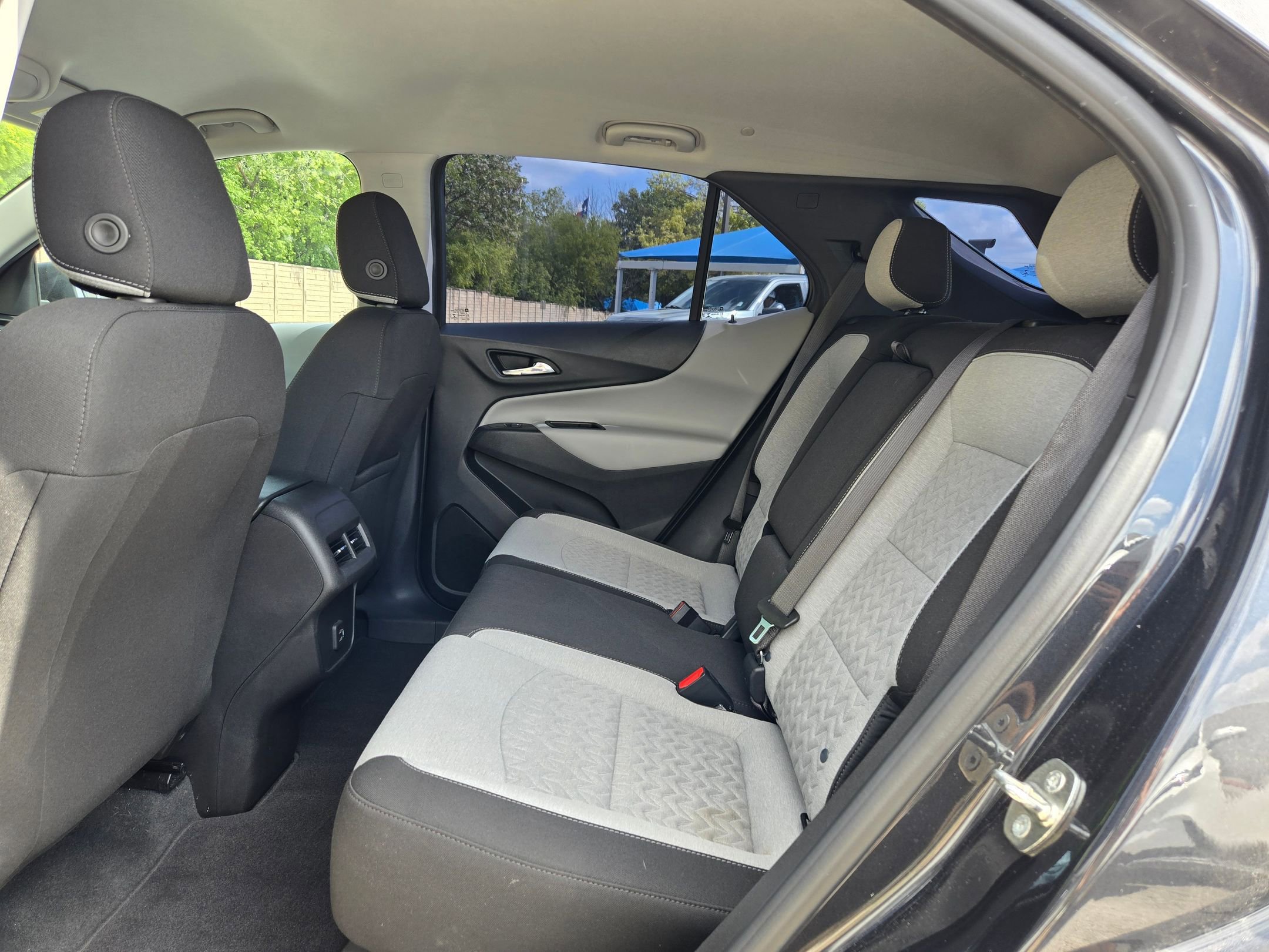 Used 2022 Chevrolet Equinox LS image 9