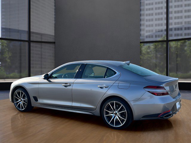 Used 2025 Genesis G70 2.5T image 12