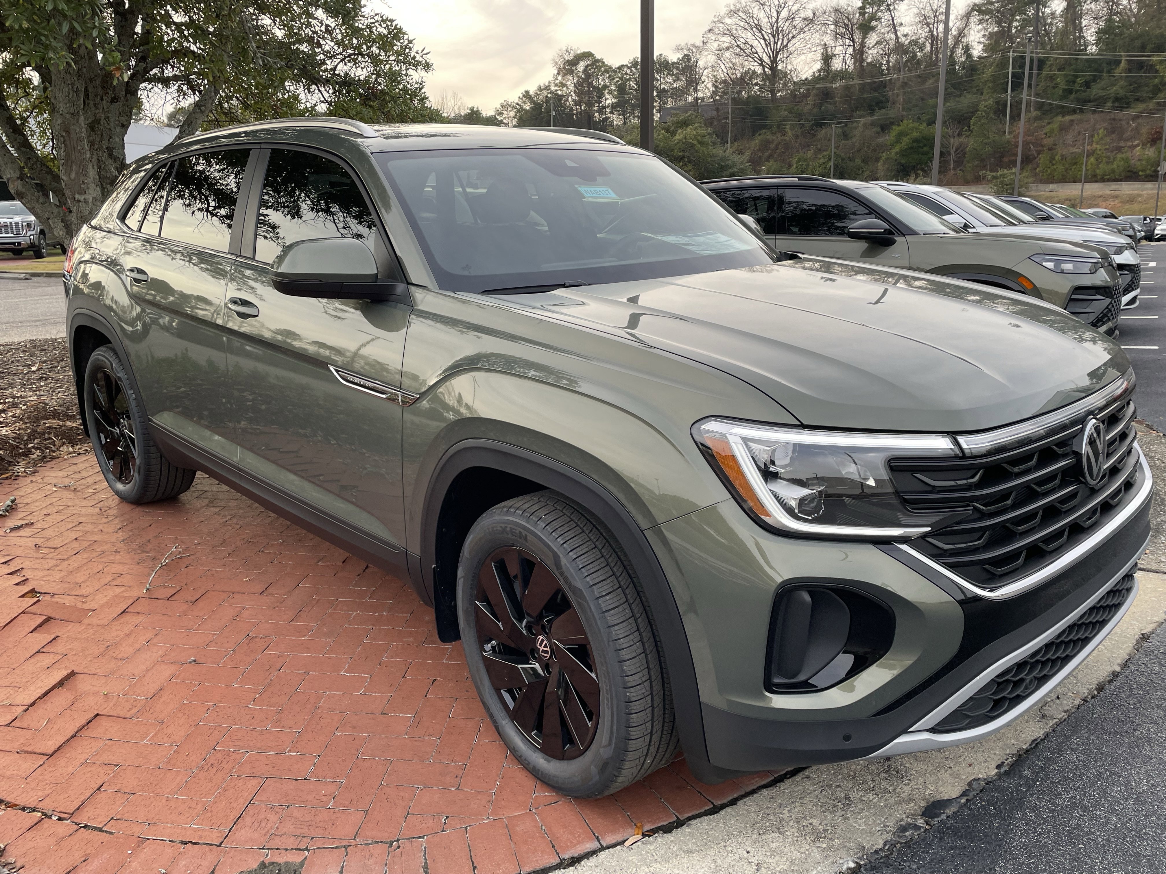 New 2026 Volkswagen Atlas Cross Sport SE image 3