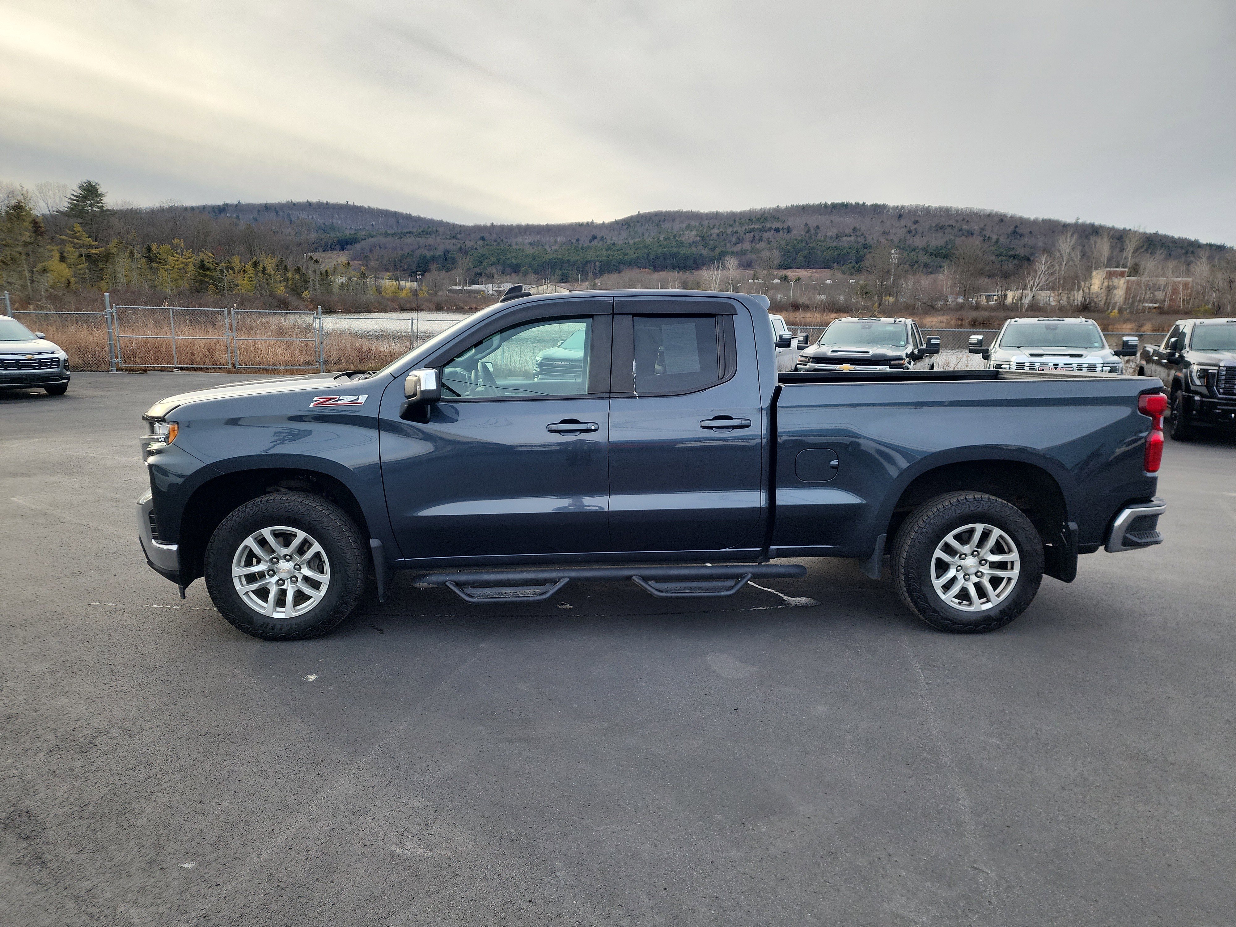 Used 2022 Chevrolet Silverado 1500 LT image 5