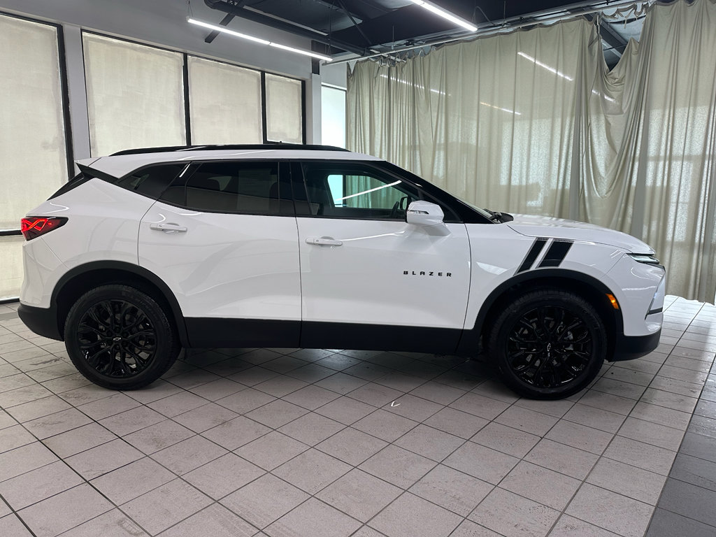 Certified 2024 Chevrolet Blazer LT w/ LPO, Black Sport Package AWD/4WD image 3