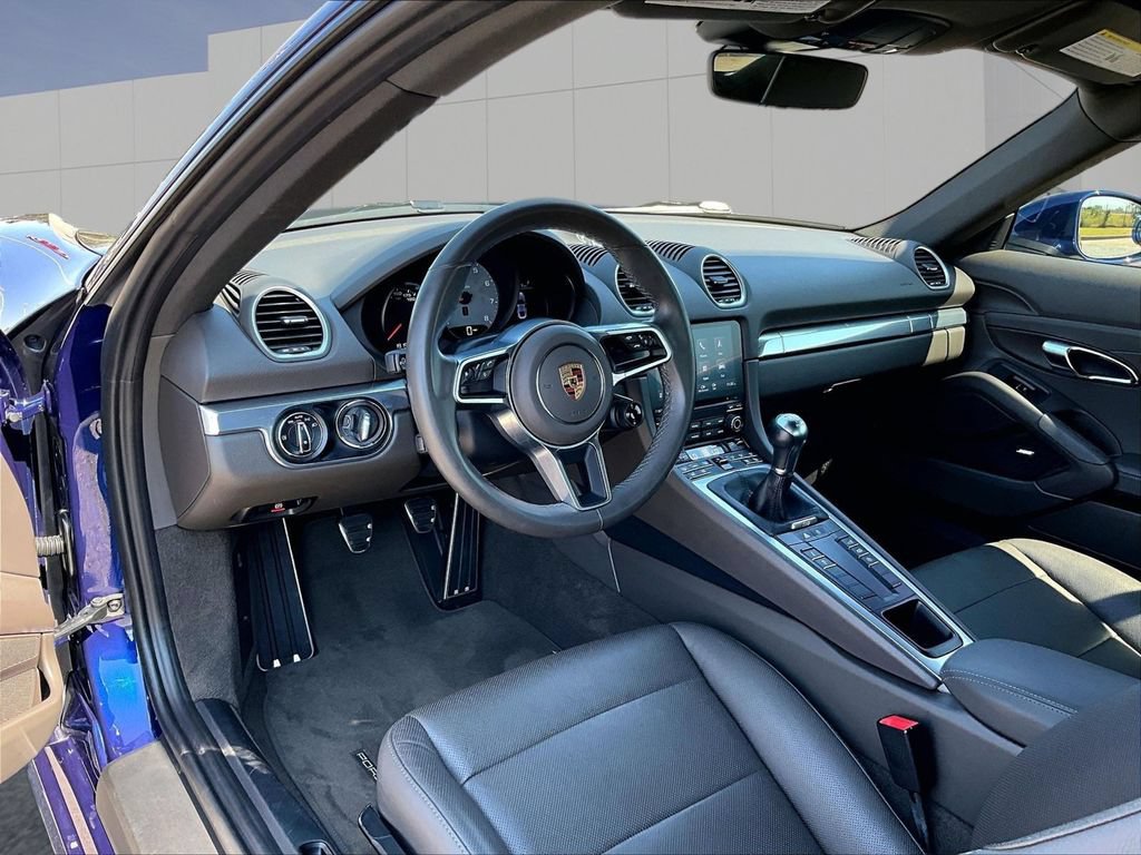 Used 2022 Porsche 718 Cayman S RWD image 4