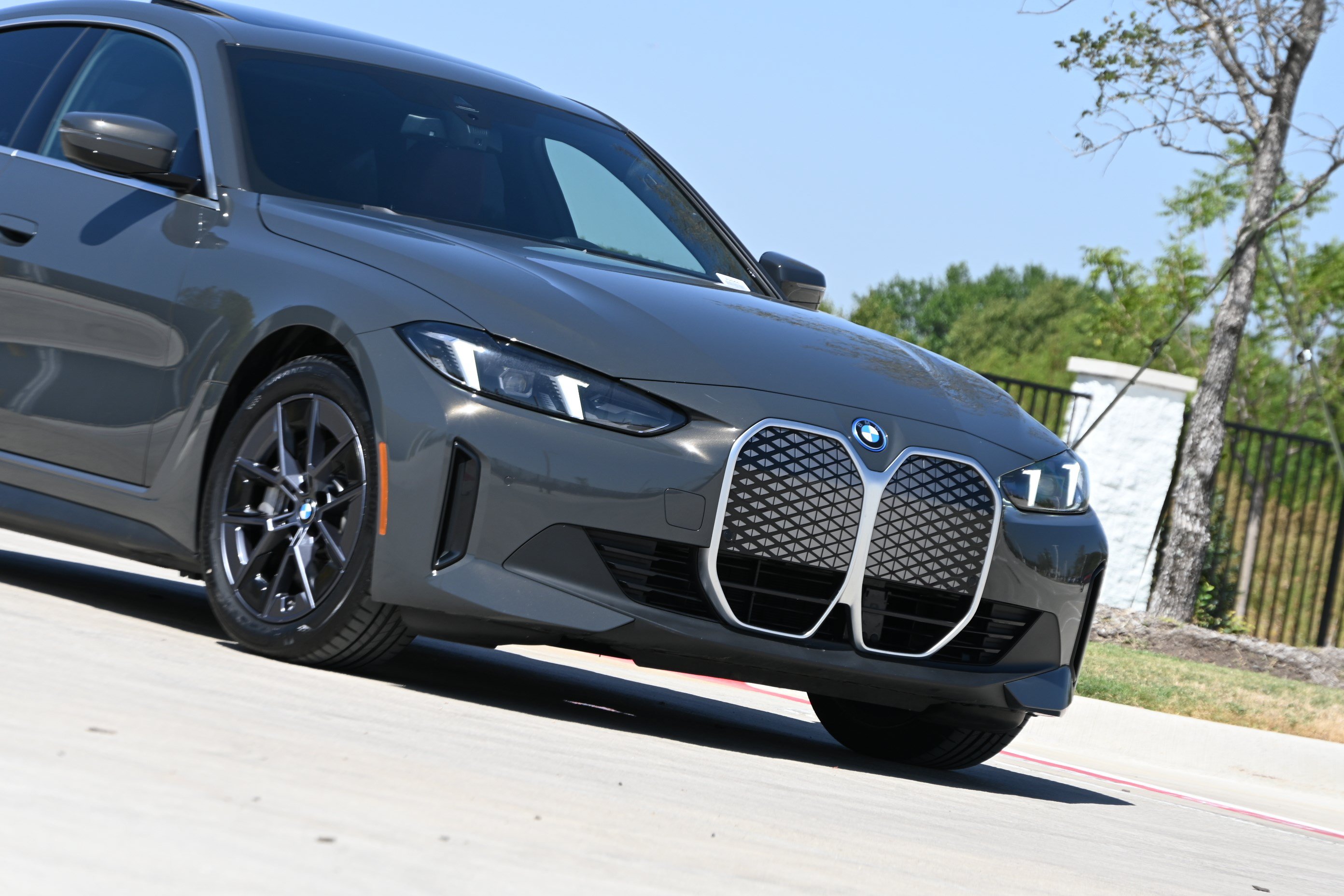 Certified 2025 BMW i4 eDrive40 w/ Premium Package RWD image 37